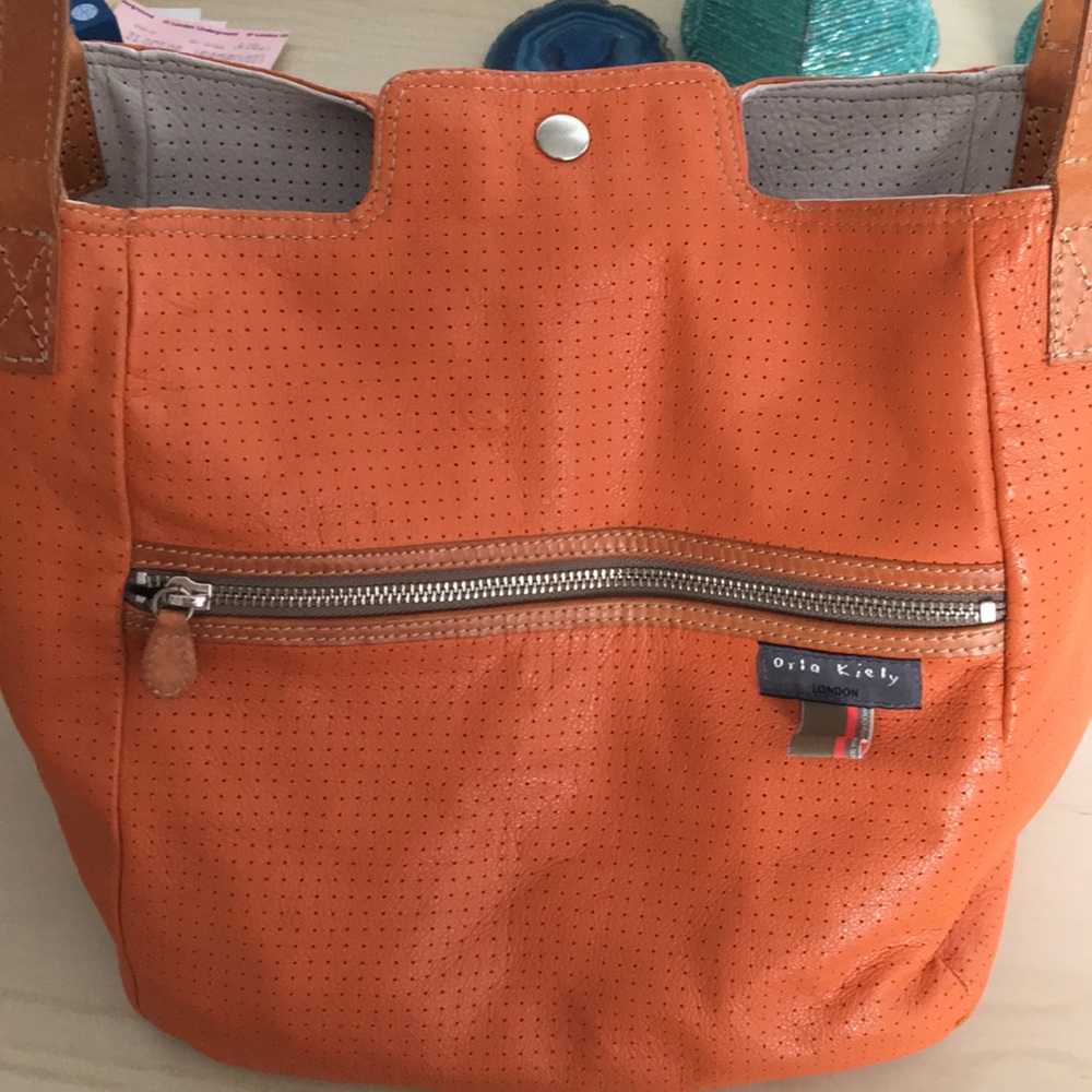 Orla Kiely perforated leather reversible purse! 👀